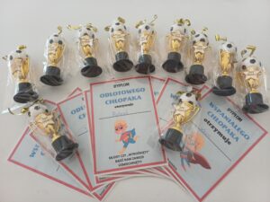 dyplomy oraz statuetki