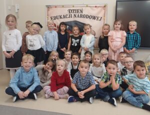 zdjęcie grupowe dzieci